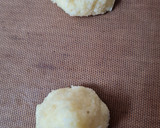 Foto del paso 2 de la receta: Coquitos salados 🥥 Coquitos de queso 🧀 Sin harina, sin gluten 🥥