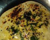गार्लिक बटर नान (garlic butter naan recipe in Hindi) रेसिपी चरण 5 फोटो