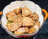 Hình bước làm 4 của món Mít non kho rau răm