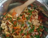 Foto del paso 3 de la receta: Arroz tres delicias sin gambas