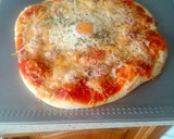 Foto del paso 6 de la receta: Pizza casera de lo que tengas en la nevera