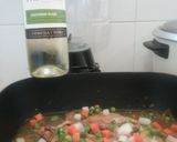 Foto del paso 7 de la receta: Pechuga de pavo a la jardinera con reducción de vino