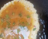 A picture of step 2 of Pizza omelet.