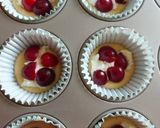 Krémes- túrós cseresznyés muffin recept fázis 2 fotója