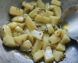 A picture of step 2 of Bhindi aloo bhaji.