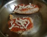 Foto del paso 4 de la receta: Mini "pizzas" con pan francés