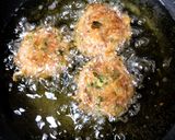 A picture of step 3 of Poha Vada.