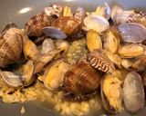 A picture of step 4 of Clams with Basil and Rice Wine.