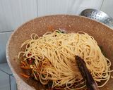 Foto langkah ke 4 dari resep Spaghetti Goreng ala Mie Jawa.