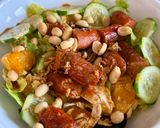 Hình bước làm 4 của món 🌱 Salad Dầu Dấm Xúc Xích Chay