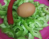 Foto langkah ke 1 dari resep Oseng Pare Telor.