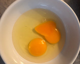 Foto del paso 1 de la receta: Desayuno de huevos con espinaca