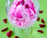 A picture of step 6 of Rose ice cream.