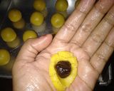Foto langkah ke 4 dari resep Nastar Isi Coklat.