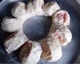 Foto del paso 4 de la receta: Rosca, flor de jamón y queso