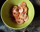 Foto langkah ke 4 dari resep Udang Sayur Asam Manis.