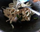Foto langkah ke 3 dari resep Tumis Jamur Tiram.