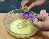 A picture of step 1 of Orange strawberry squash flan.