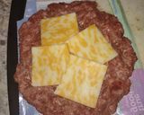 Foto del paso 3 de la receta: Hamburguesa de res con champiñones rellena de queso