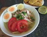 A picture of step 5 of Soto Ayam (Yellow Chicken Clear Soup).