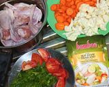 Foto langkah ke 1 dari resep Sup ayam Thailand.