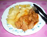 Sertéspörkölt vörösborral recept fázis 7 fotója