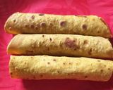 A picture of step 4 of Potato Saag Roll.