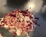 Une image de l'étape 4 de Salade de concombre et tomates à l endive rouge et persil.