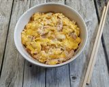 Foto langkah ke 5 dari resep Japanese Oyakodon (Rice Bowl Chicken and Egg).