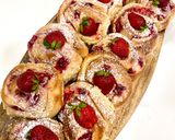 Φωτογραφία βήματος 9 της συνταγής Strawberry & cheesecake rolls