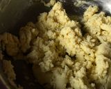 A picture of step 2 of Rose Jambu cheesecake.