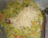Foto langkah ke 5 dari resep Tumis Bunga Pepaya & Teri Nasi.