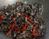 Foto langkah ke 4 dari resep Oseng tempe hitam.