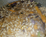 A picture of step 2 of Macaroni jallof.