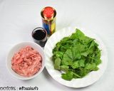รูปขั้นตอนการทำที่ 1 ของ แกงจืดตำลึงหมูสับ