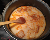 Foto del paso 3 de la receta: Sopa de ajo o castellana con jamón