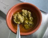 Une image de l'étape 3 de Filets de flétan gratinés à la truffe noire et pesto.