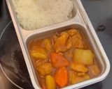 Hình bước làm 9 của món Cơm nhà 9 - cà ri gà, canh cá cải trắng đậu hũ