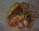 صورة لخطوة 1 من وصفة كوتليت مع الخضر في الفرن بنة هبال 😋😋