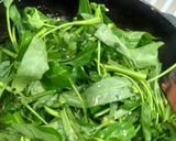 Foto langkah ke 3 dari resep Tumis kangkung.