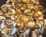 Foto del paso 4 de la receta: Solomillo de cerdo con salsa de champiñones