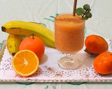 Φωτογραφία βήματος 2 της συνταγής Smoothie με χυμό πορτοκάλι και λωτό