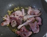 Foto langkah ke 2 dari resep Ayam Mentega Tiram.