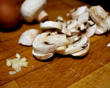 Foto del paso 1 de la receta: Revuelto de huevo con champiñones