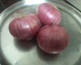 A picture of step 1 of Onion Chutney.