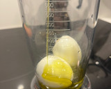 Foto del paso 3 de la receta: Mahonesa con huevo duro | mahonesa segura y fácil