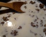 Foto langkah ke 4 dari resep Pennsylvania Dutch Lard Biscuits with Gravy.
