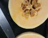 A picture of step 1 of Muskmelon and banana smoothie.
