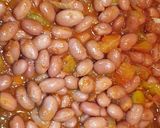 Foto langkah ke 4 dari resep Scramble eggs on toast with sausage, potatoes and beans.