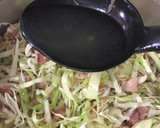 Foto del paso 5 de la receta: Ensalada de repollo y tocino